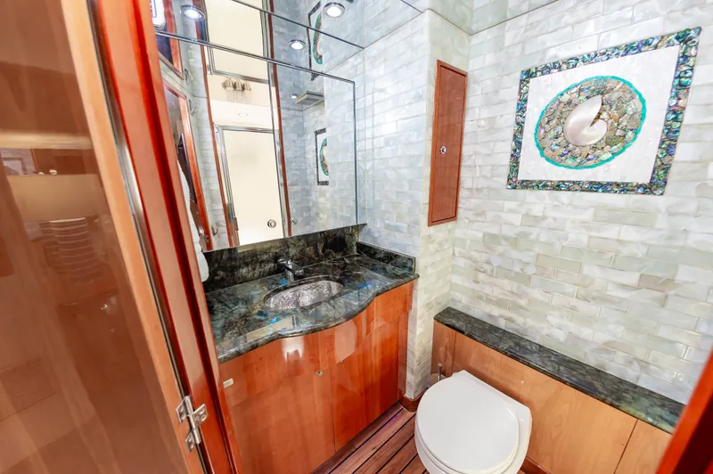 Aces Up Yacht Photos Pics 