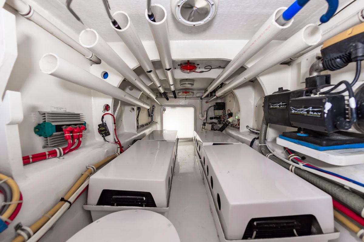 2008 Hatteras 64 
