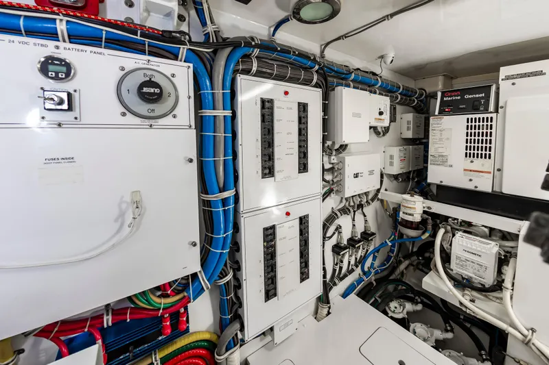 Aces Up Yacht Photos Pics 