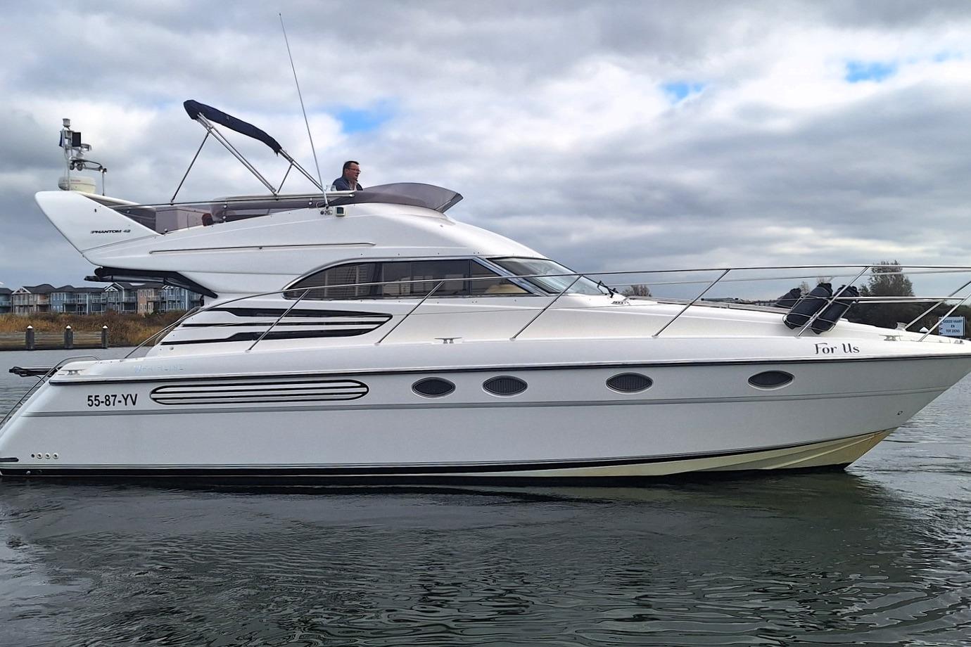 1998 Fairline Phantom 42
