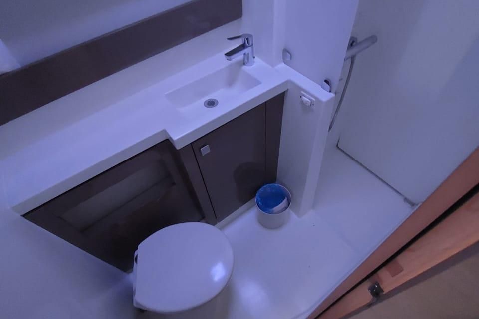2019 Fountaine Pajot 43 