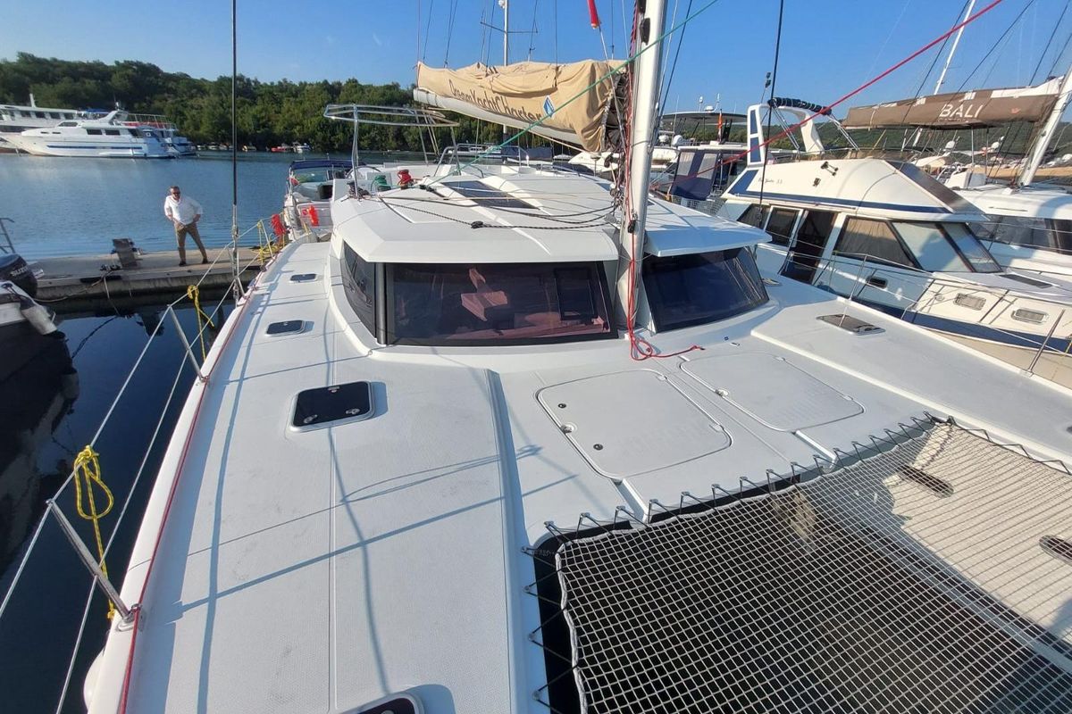 2019 Fountaine Pajot 43 