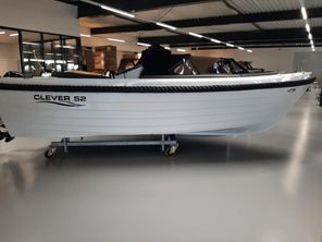 2023 Clever 52