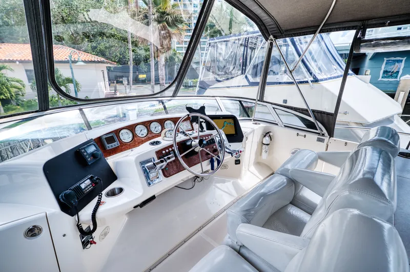 Turn The Paige Yacht Photos Pics Interior view of 2003 Silverton 43 Motor Yacht helm.