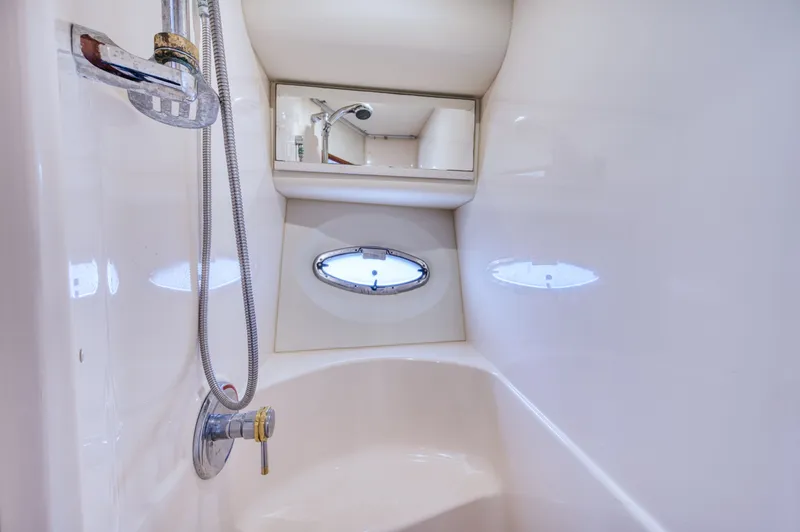 Turn The Paige Yacht Photos Pics Shower area in 2003 Silverton 43 Motor Yacht.