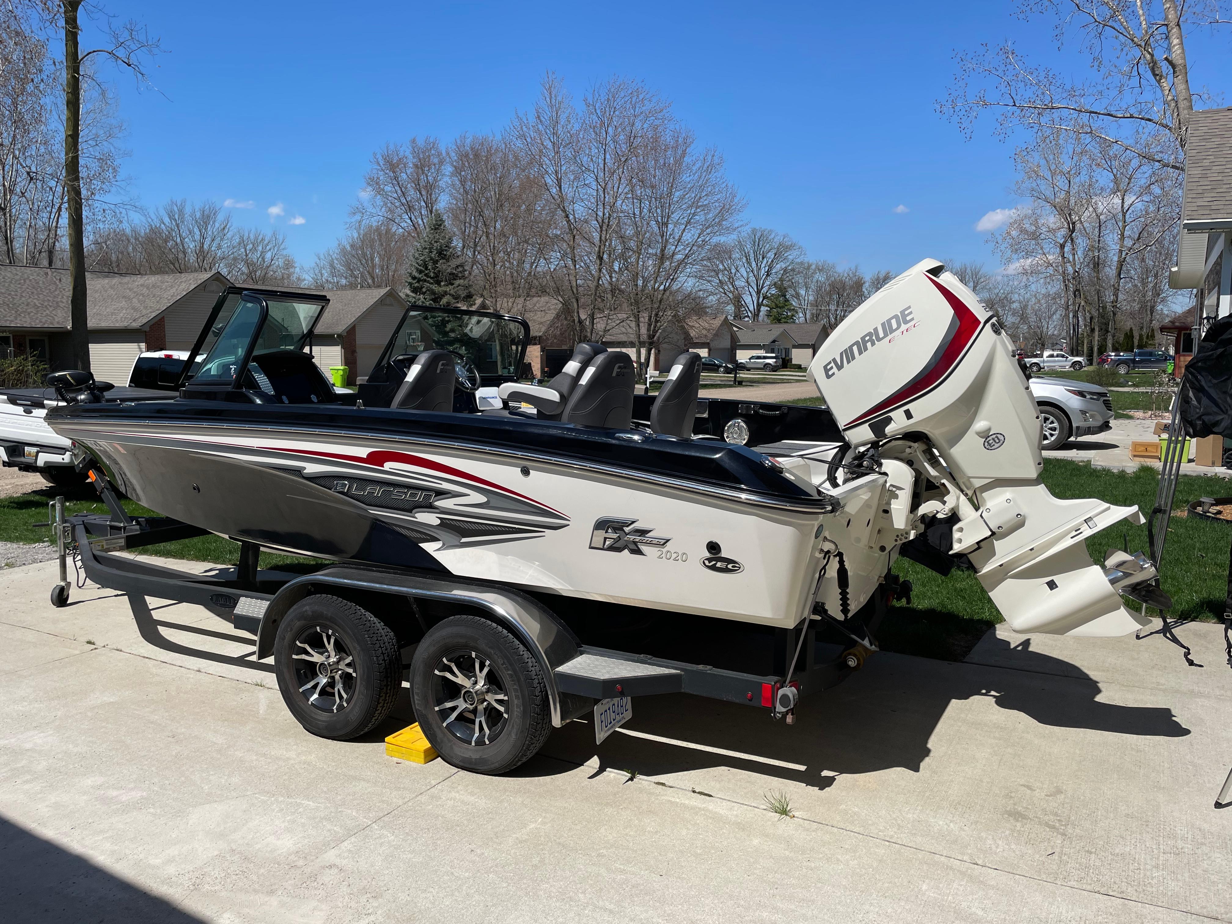 2015 Larson FX 2020 DC Freshwater Fishing for sale - YachtWorld