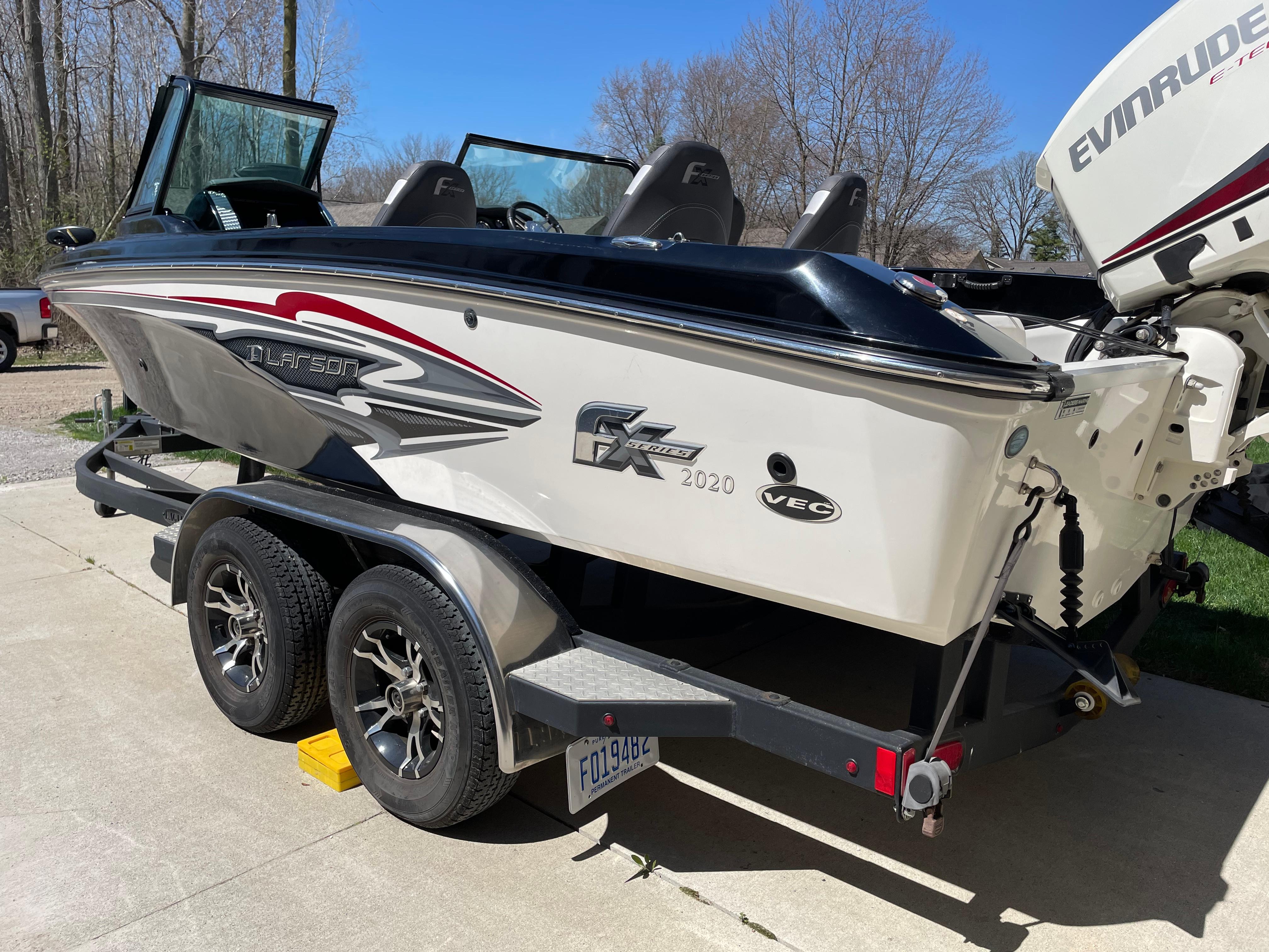 2015 Larson FX 2020 DC Freshwater Fishing for sale - YachtWorld