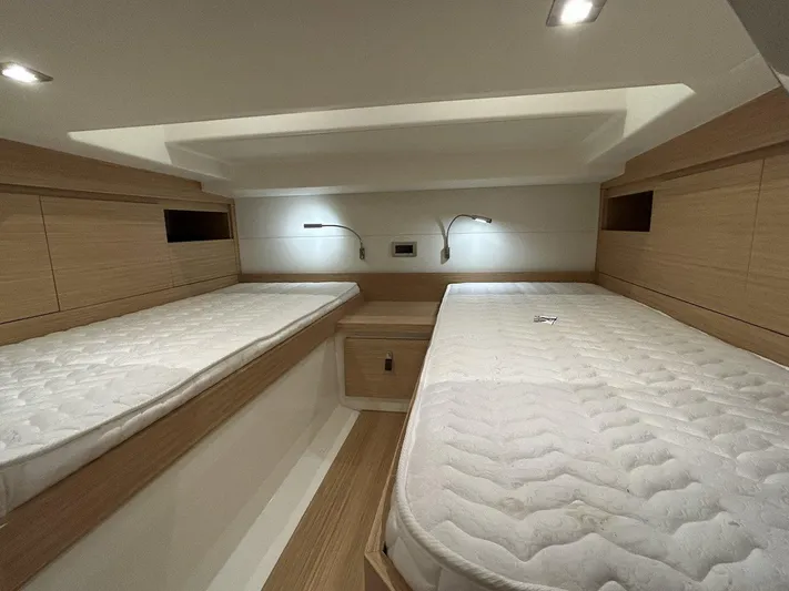 M/y Wavemoji Yacht Photos Pics Interior cabin of 2022 Pardo Yachts 38 with twin beds and modern lighting.