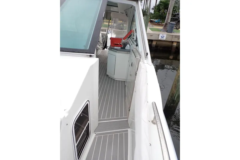  Yacht Photos Pics 2023 Formula 380 Super Sport Crossover OB boat deck with sleek design and modern features.