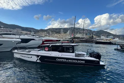 2025 Axopar 37 Cross Cabin