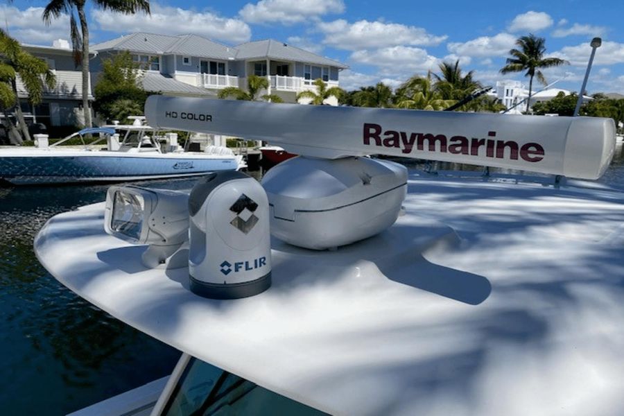 2015 Boston Whaler 350 Outrage