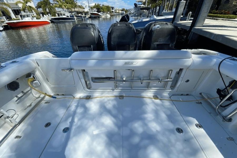2015 Boston Whaler 350 Outrage