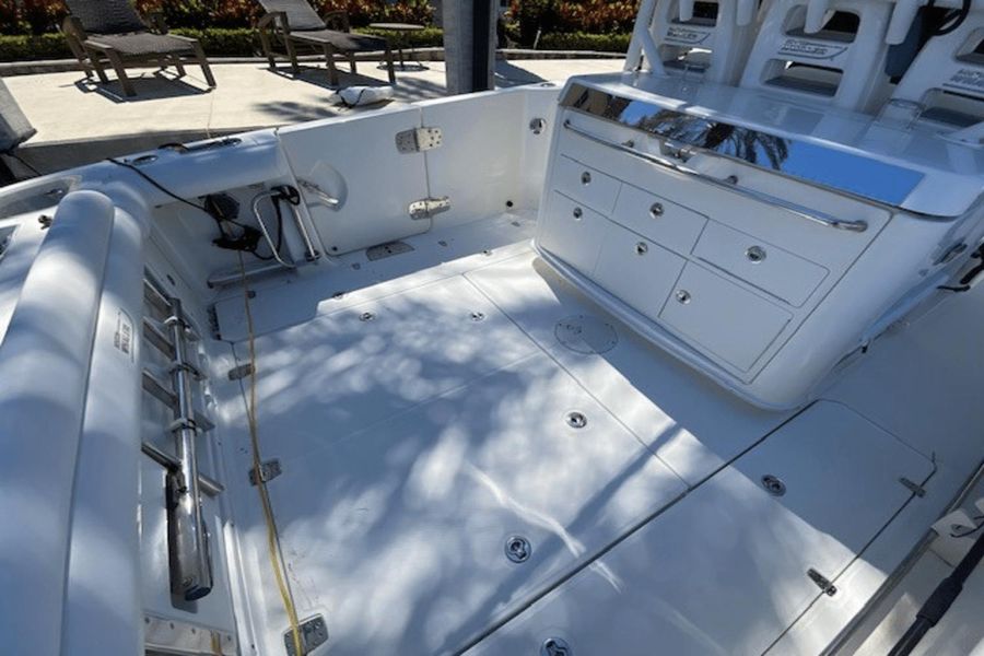 2015 Boston Whaler 350 Outrage