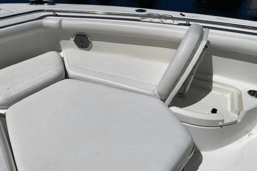 2015 Boston Whaler 350 Outrage