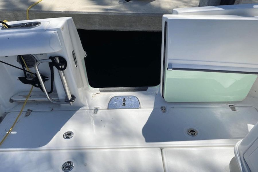 2015 Boston Whaler 350 Outrage