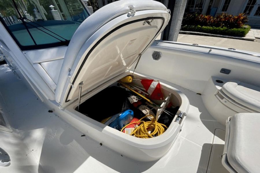 2015 Boston Whaler 350 Outrage
