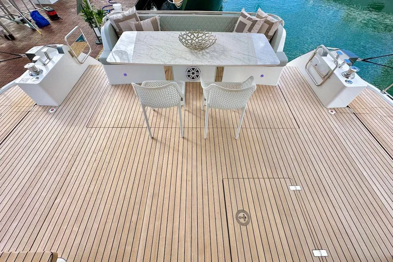  Yacht Photos Pics Manufacturer Provided Image