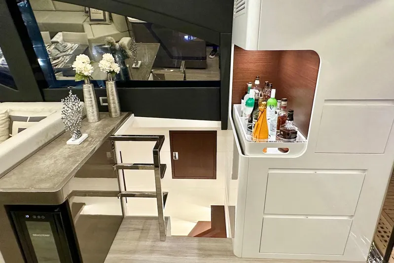  Yacht Photos Pics Manufacturer Provided Image