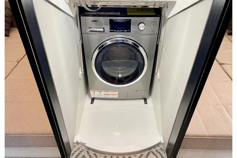  Yacht Photos Pics Manufacturer Provided Image