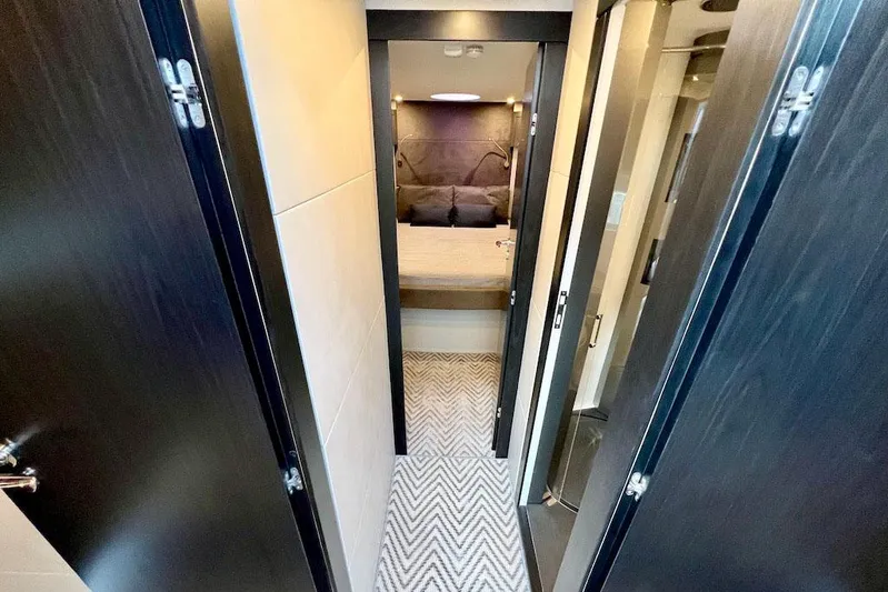  Yacht Photos Pics Manufacturer Provided Image