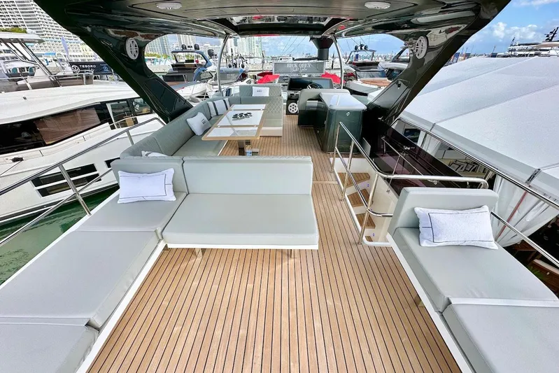  Yacht Photos Pics Manufacturer Provided Image