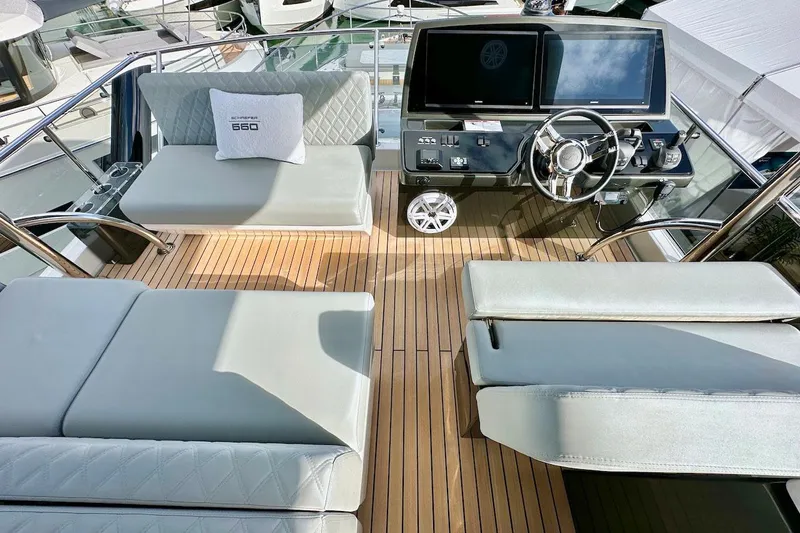  Yacht Photos Pics Manufacturer Provided Image