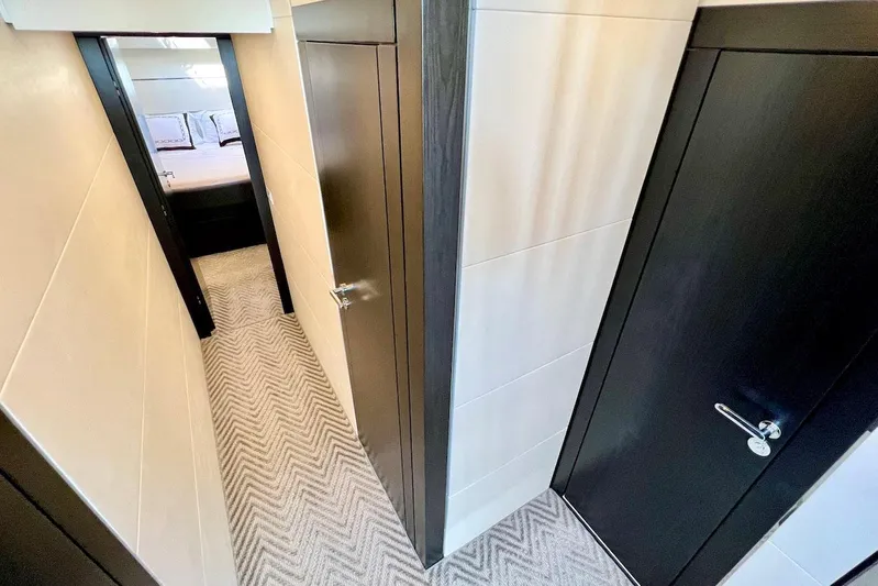  Yacht Photos Pics Manufacturer Provided Image