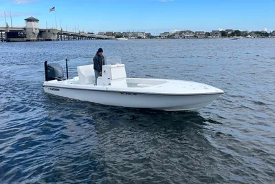 Contender 25 Bay