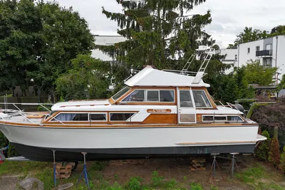 1981 Storebro Adler 34 / Royal Cruiser 34 Fly