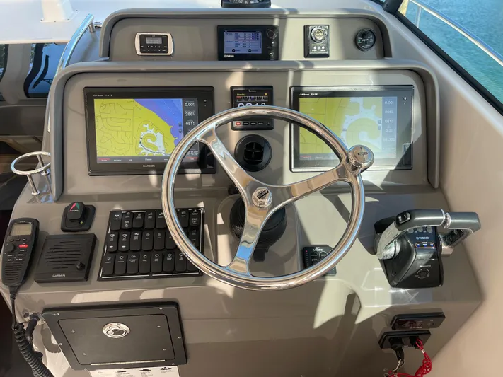 Mama Lucia Yacht Photos Pics 