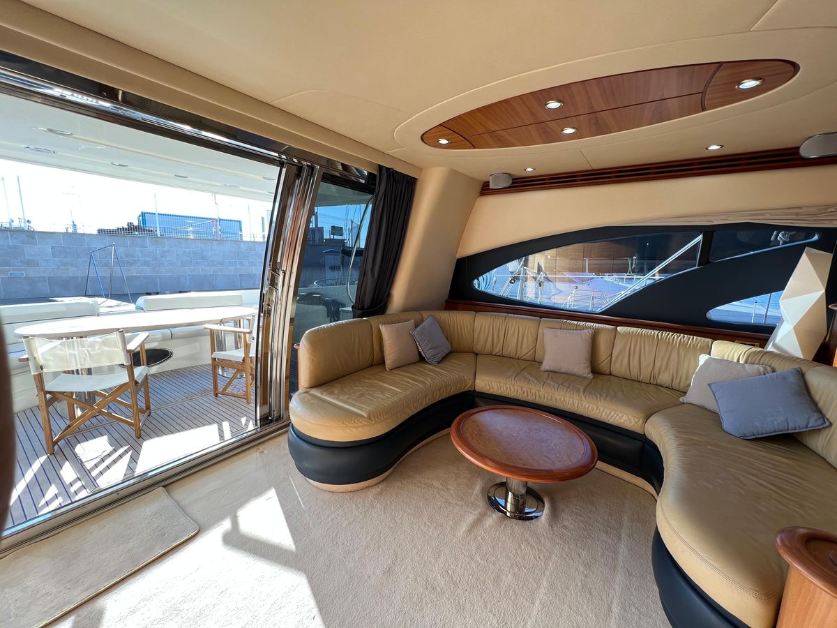 2005 Azimut 65 