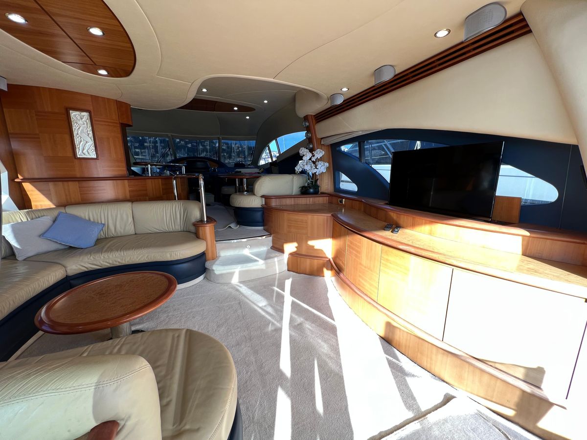2005 Azimut 65 