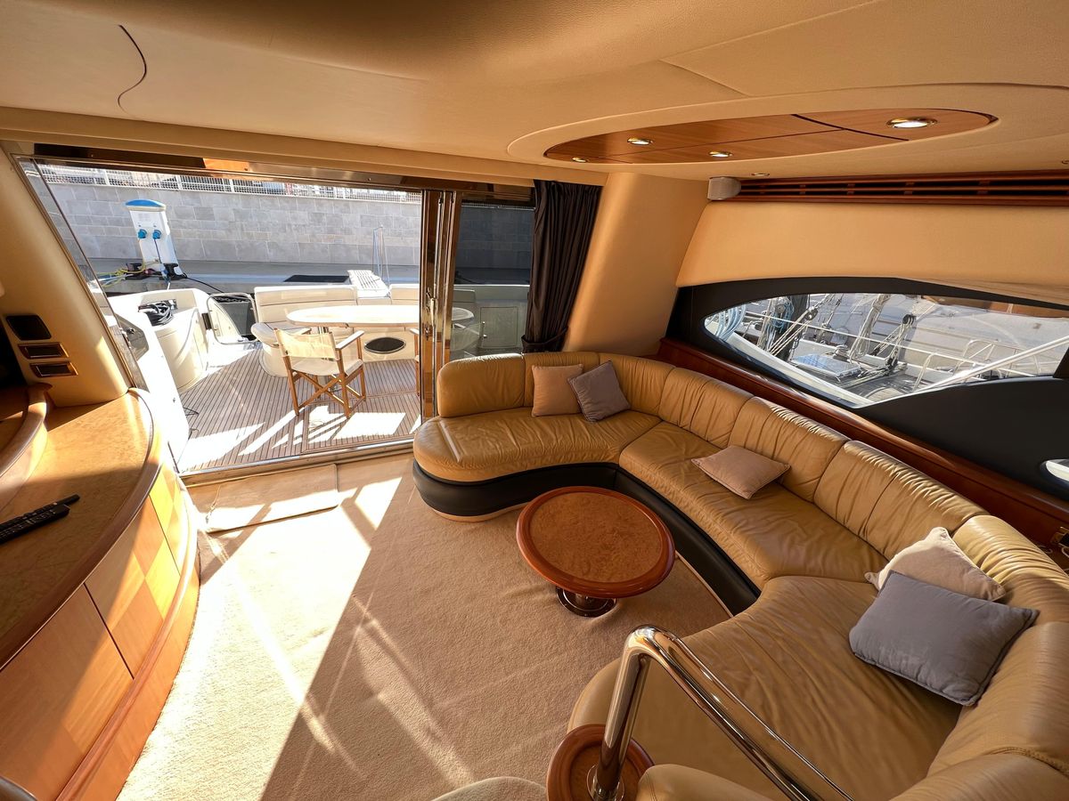 2005 Azimut 65 