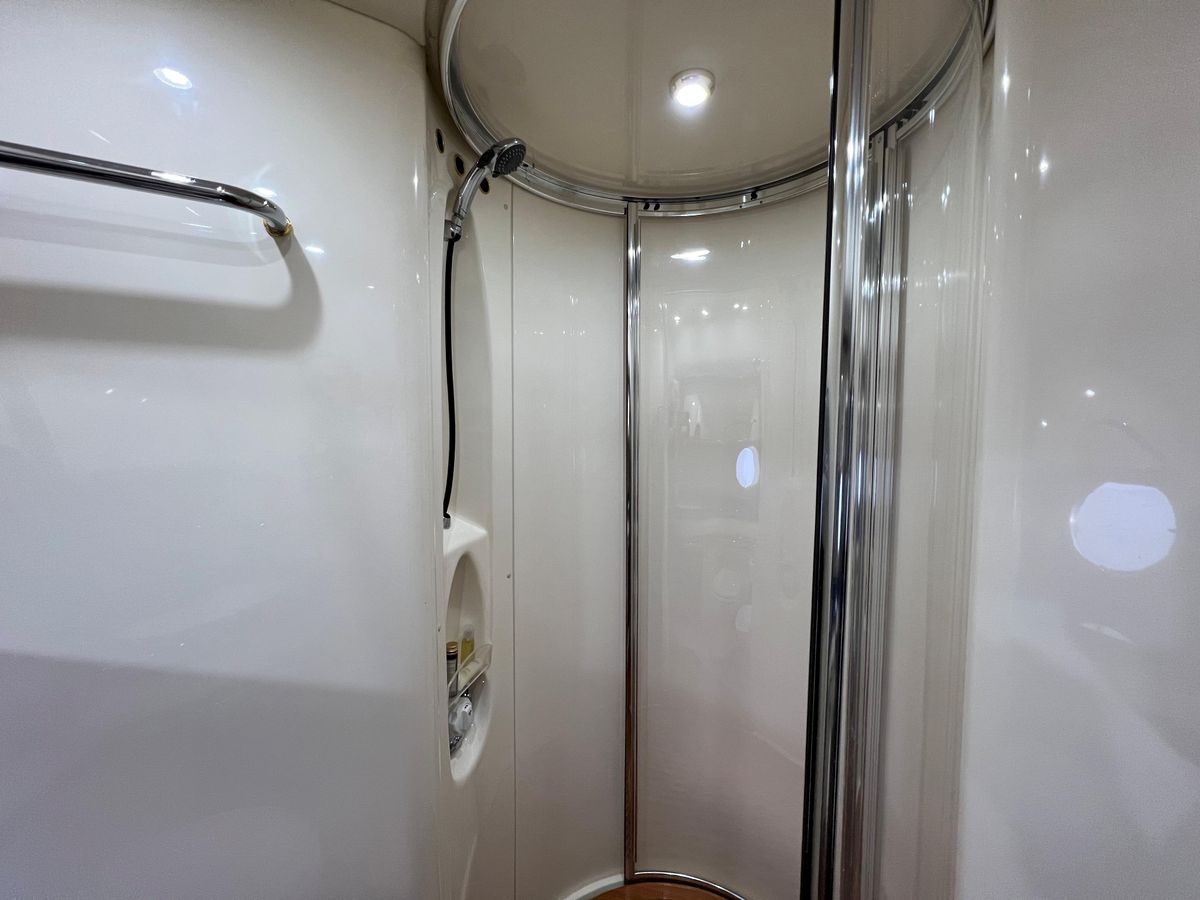 2005 Azimut 65 