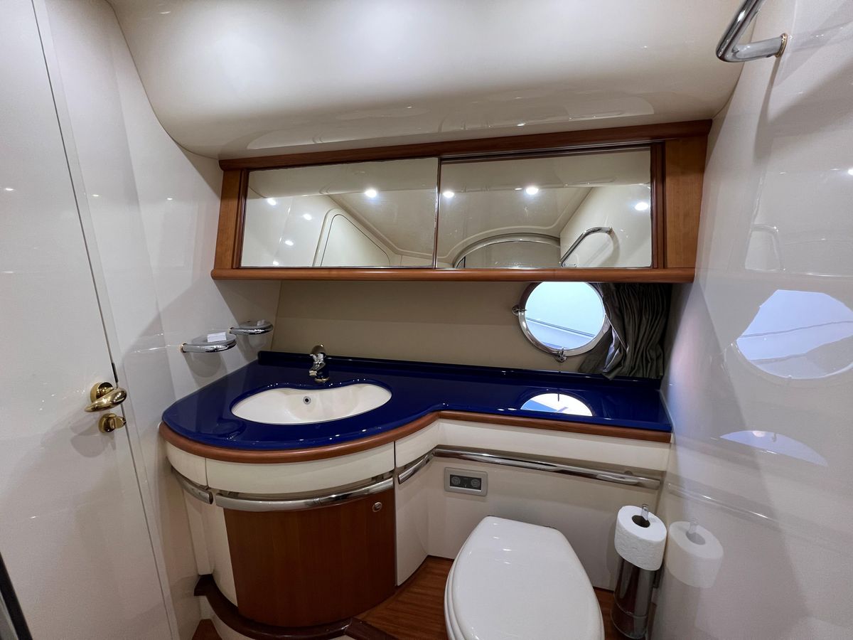 2005 Azimut 65 