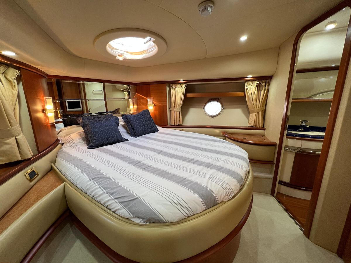 2005 Azimut 65 