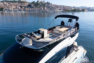 Yacht