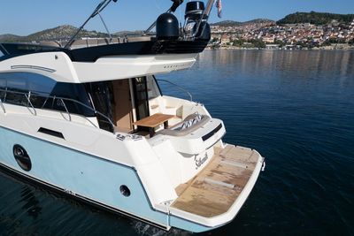Yacht