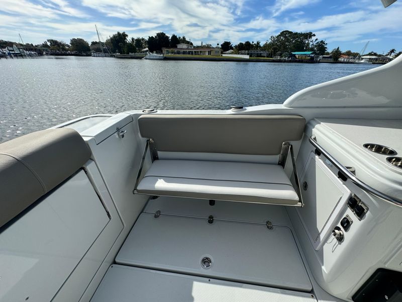 2023 Crownline 280 DC Finseeker