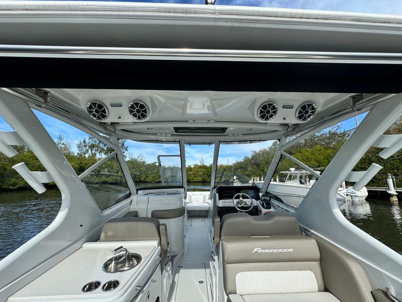 2023 Crownline 280 DC Finseeker