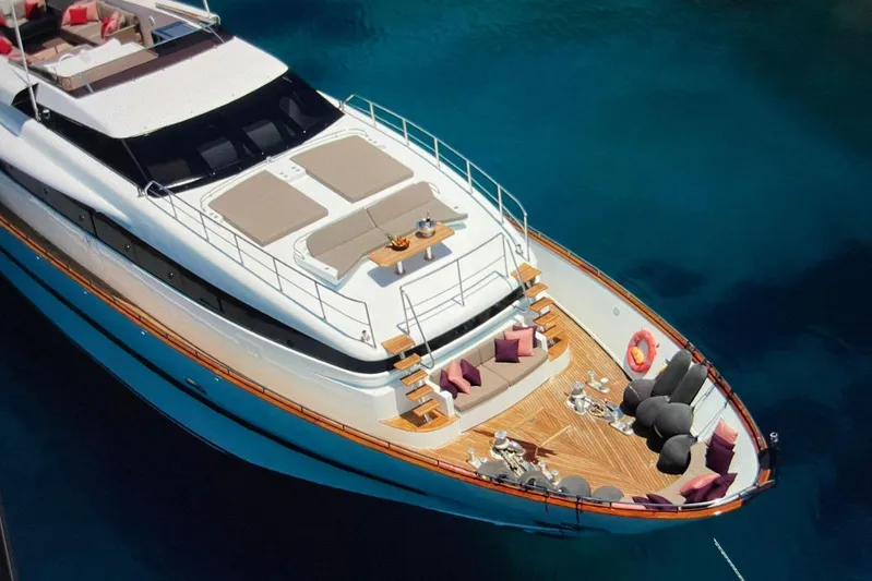 Axella Yacht Photos Pics 1991 Crestitalia 33m M/Y AXELLA