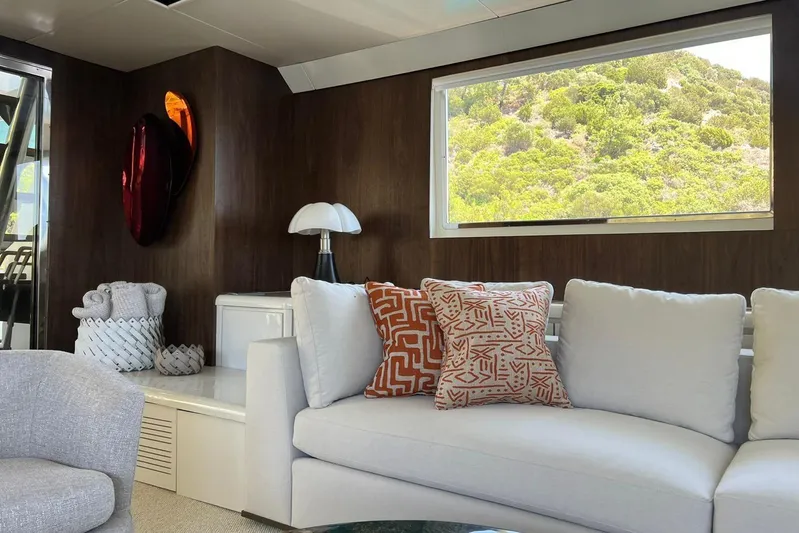 Axella Yacht Photos Pics Luxurious yacht interior with modern decor, featuring a Crestitalia 33m model from 1991.