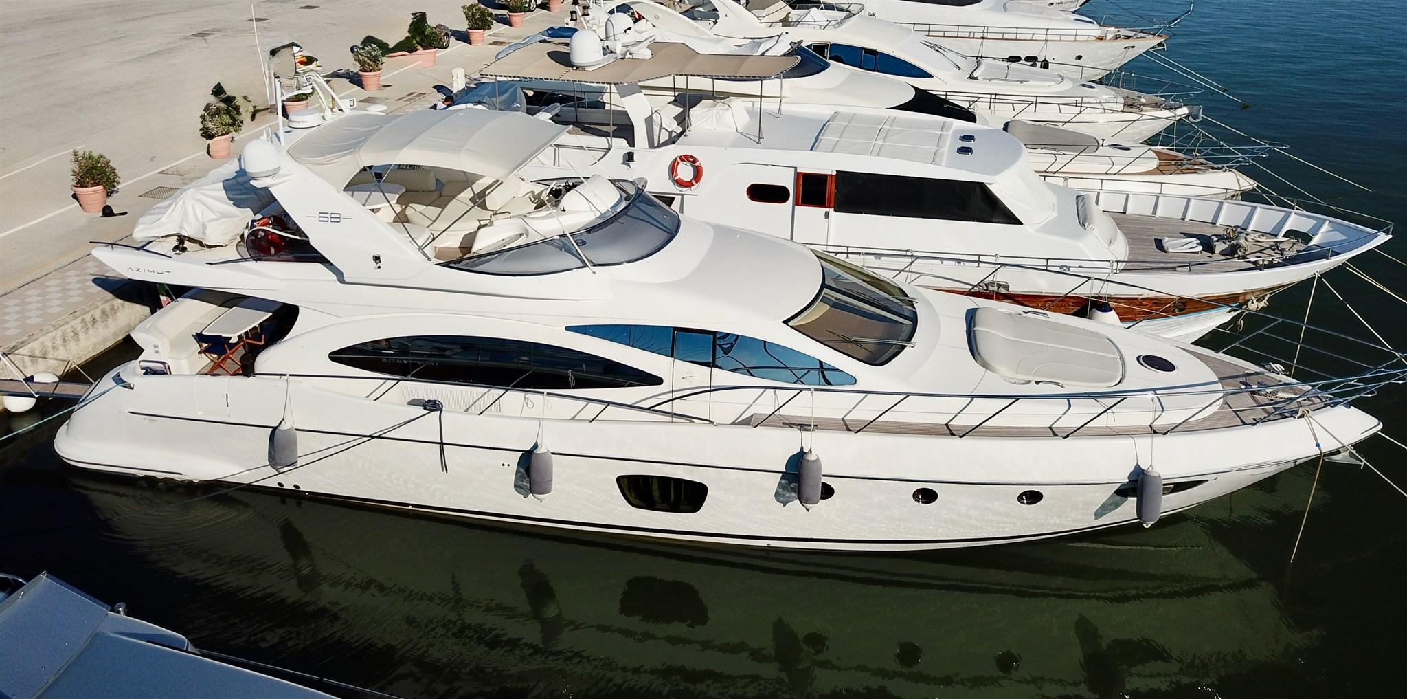2010 Azimut 68E