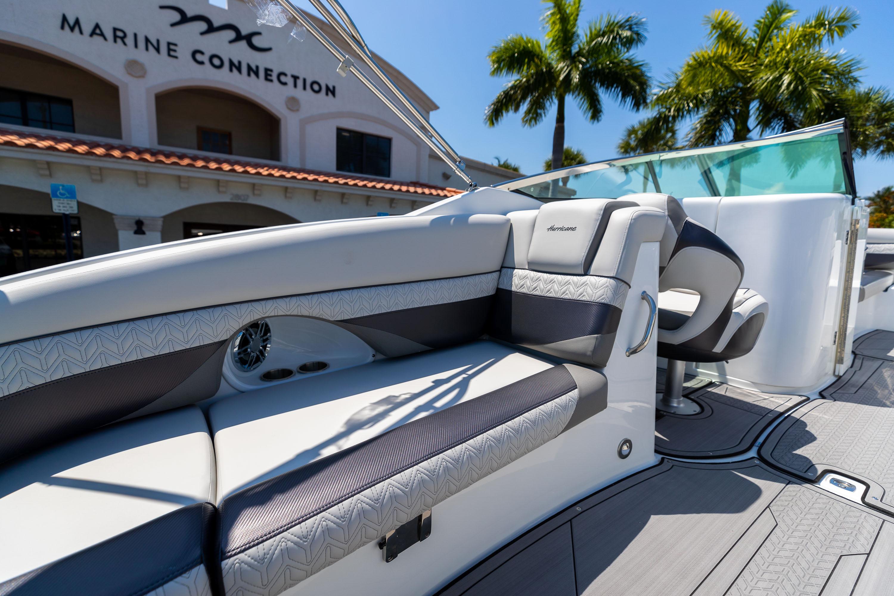 2023 Hurricane SunDeck 2690 OB Deck for sale - YachtWorld