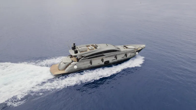  Yacht Photos Pics Luxury Pershing 92 yacht cruising on open sea, 2012 model.