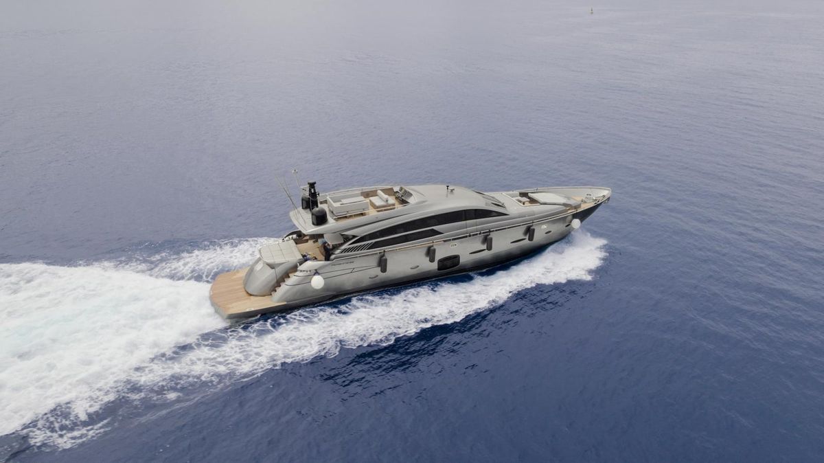 2012 Pershing 75 