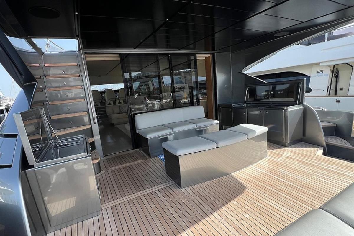2012 Pershing 75 