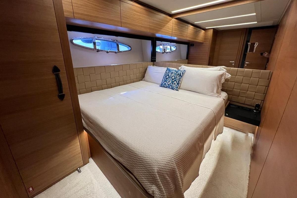 2012 Pershing 75 