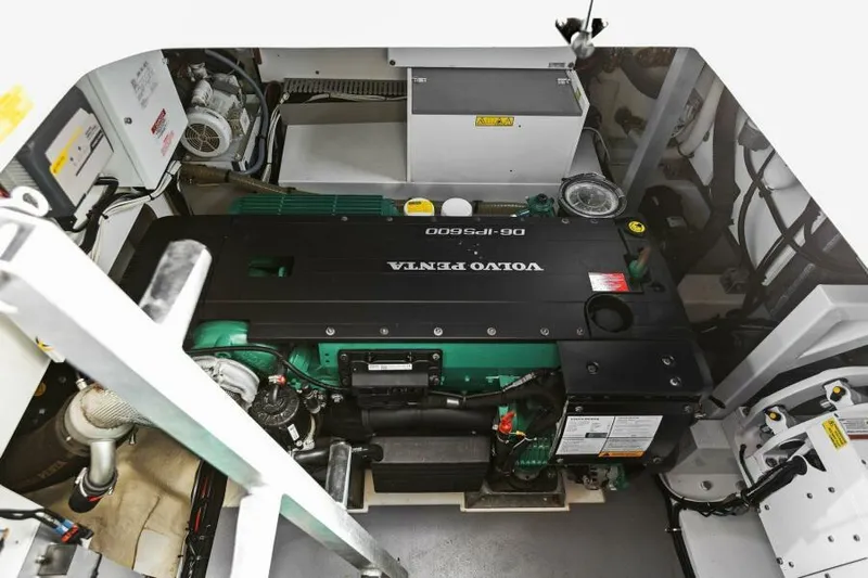 Brace Yourself Too Yacht Photos Pics Prestige 460 Yacht Engine Room