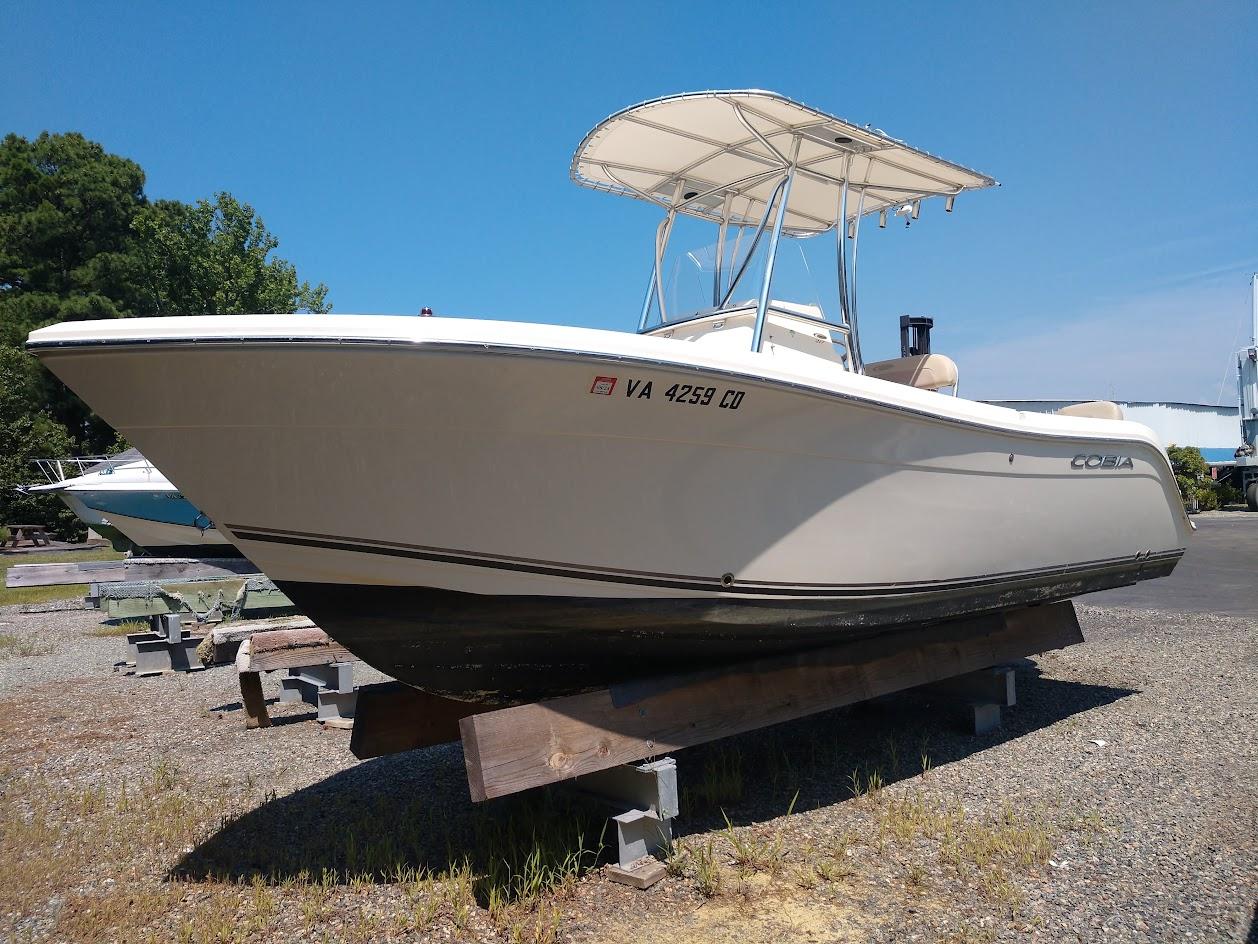 2015 Cobia 217 Center Console